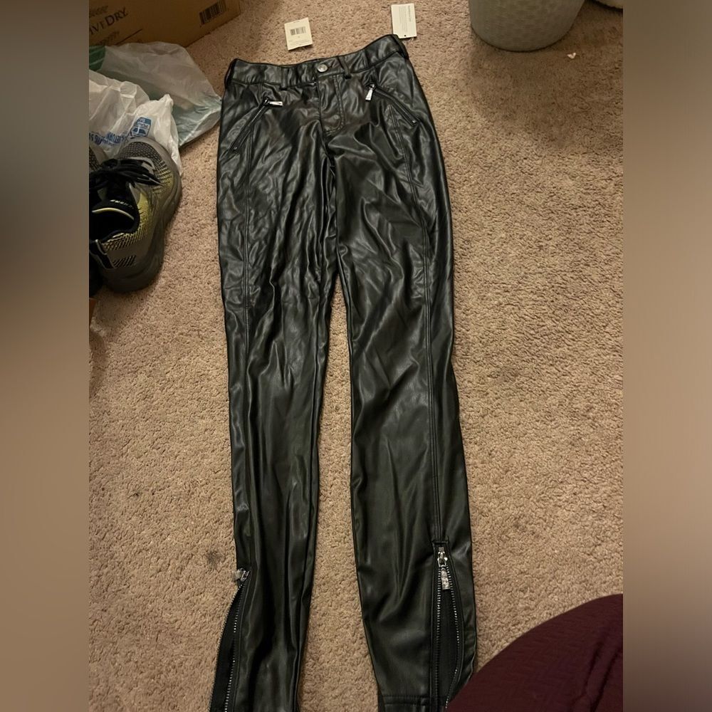 NWT Guess‎ black pants 0